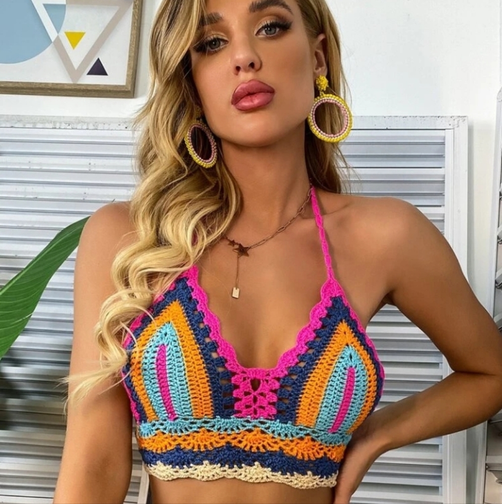 NWT 🌈 Crochet Cropped Top